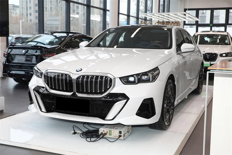 New BMW 5 Series Sedan Car 246km/h High Speed 258hp L4 48V MPEV 525Li 530Li x Drive G30 MHEV Mild Hybrid Electric Vehicle